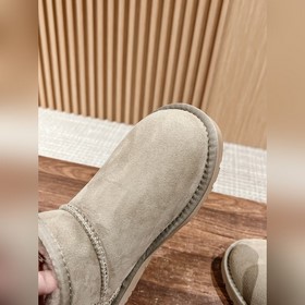 UGG Mini# Снежные сапоги с тонкой подо