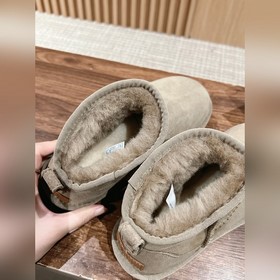 UGG Mini# Снежные сапоги с тонкой подо