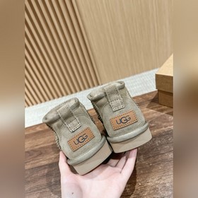 UGG Mini# Снежные сапоги с тонкой подо