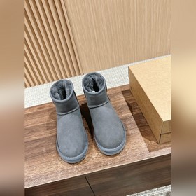 UGG 5845 Классические зимние сапоги Lo