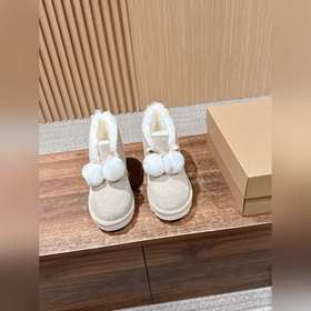 UGG Oil-Stained Kailin Pom-Pom Bow Sty
