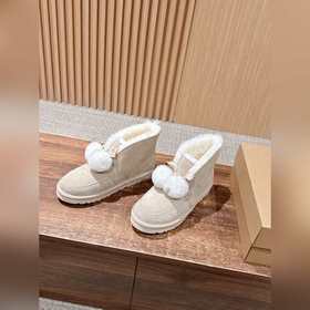 UGG Oil-Stained Kailin Pom-Pom Bow Sty