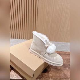 UGG Oil-Stained Kailin Pom-Pom Bow Sty