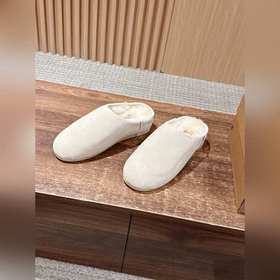 UGG Oil Slick New Style Low-Cut Slip-O