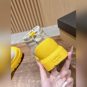 Снежные ботинки UGG Cl Ultra Mini Weat