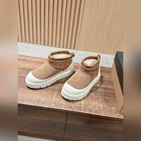 Снежные ботинки UGG Cl Ultra Mini Weat