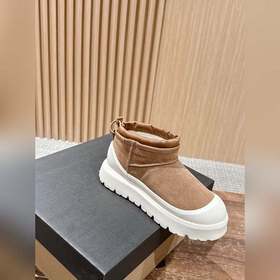 Снежные ботинки UGG Cl Ultra Mini Weat