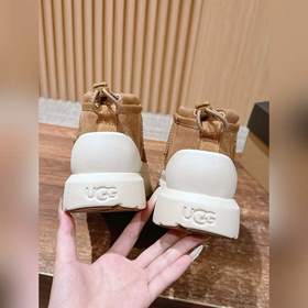 Снежные ботинки UGG Cl Ultra Mini Weat