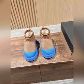 Снежные ботинки UGG Cl Ultra Mini Weat