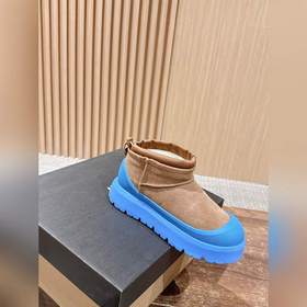 Снежные ботинки UGG Cl Ultra Mini Weat