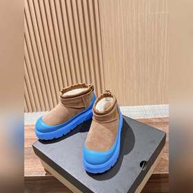 Снежные ботинки UGG Cl Ultra Mini Weat