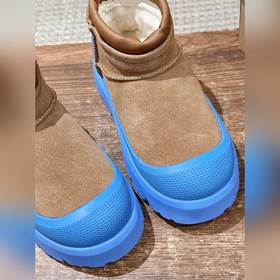Снежные ботинки UGG Cl Ultra Mini Weat