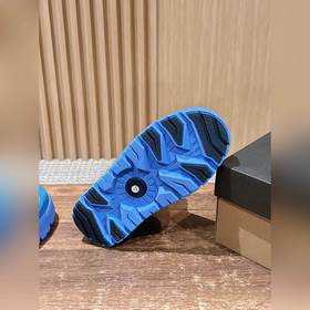 Снежные ботинки UGG Cl Ultra Mini Weat