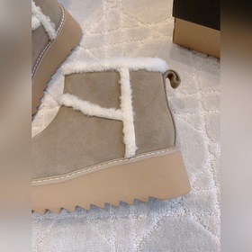 Новые утепленные зимние сапоги UGG с ш