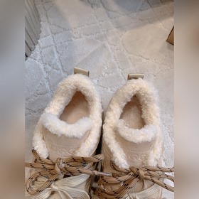 Новые утепленные ботинки UGG с толстой