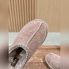 UGG Oil-Stained Bestseller Snow Boots 