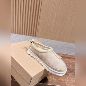 UGG Oil-Stained Bestseller Snow Boots 
