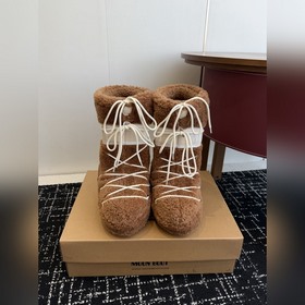 Moon Boot 2026 против последней колле