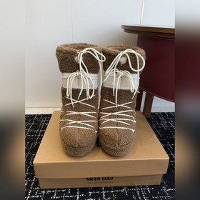 Moon Boot 2026 против последней колле