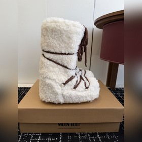Moon Boot 2026 против последней колле