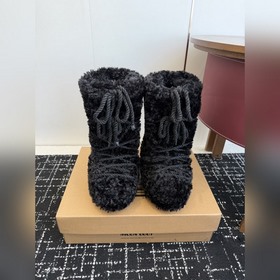 Moon Boot 2026 против последней колле