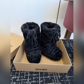 Moon Boot 2026 против последней колле