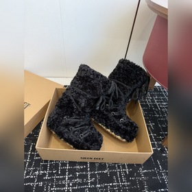 Moon Boot 2026 против последней колле
