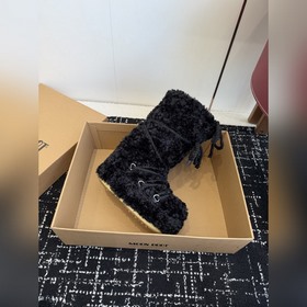 Moon Boot 2026 против последней колле