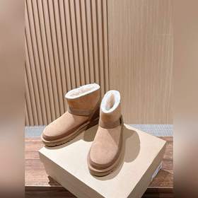 Коллекция ботинок UGG Berylina Buckle