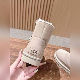 Коллекция ботинок UGG Oji-Oji Belina B