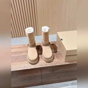 Серия ботинок UGG Oily Bellina Buckle