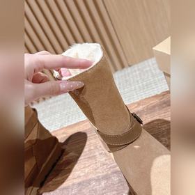 Серия ботинок UGG Oily Bellina Buckle 