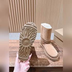 Серия ботинок UGG Oily Bellina Buckle 