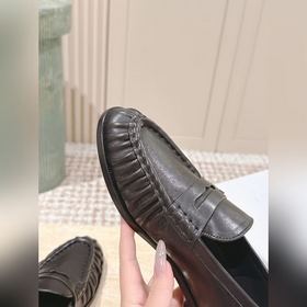 Высокое качество. В комплекте с коробк