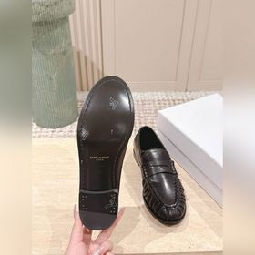 Высокое качество. В комплекте с коробк