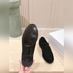 Высокое качество. В комплекте с коробк
