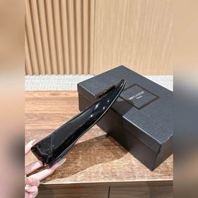 Новые туфли Saint Laurent с плоским кв