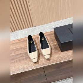 Новые туфли Saint Laurent с плоским кв