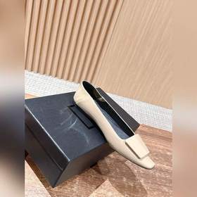 Новые туфли Saint Laurent с плоским кв