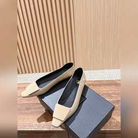 Новые туфли Saint Laurent с плоским кв