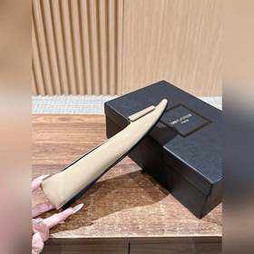 Новые туфли Saint Laurent с плоским кв