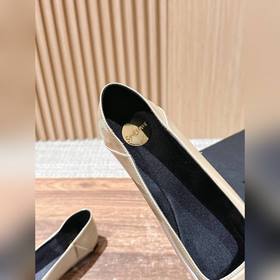Новые туфли Saint Laurent с плоским кв