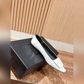 Новые туфли Saint Laurent с плоским кв
