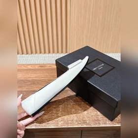 Новые туфли Saint Laurent с плоским кв