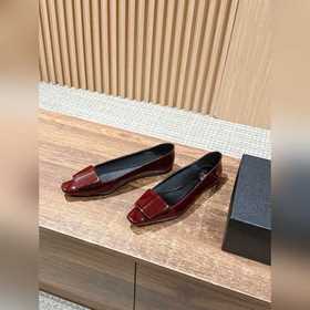 Новые туфли Saint Laurent с плоским кв
