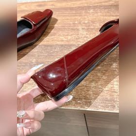 Новые туфли Saint Laurent с плоским кв