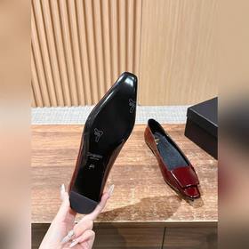 Новые туфли Saint Laurent с плоским кв