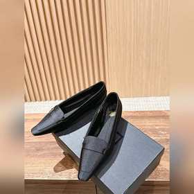 Новые туфли Saint Laurent с плоским кв