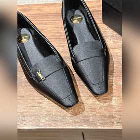 Новые туфли Saint Laurent с плоским кв