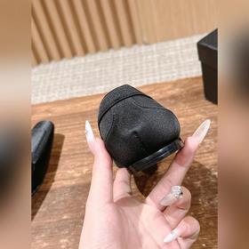 Новые туфли Saint Laurent с плоским кв